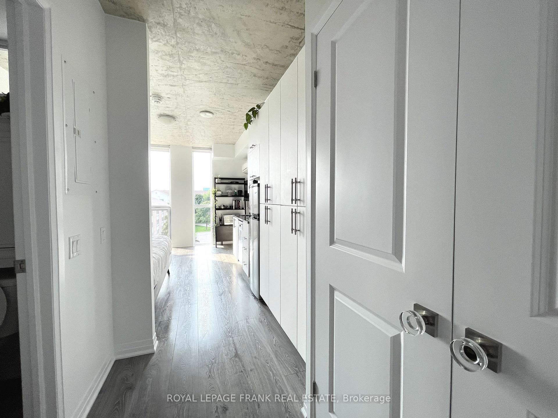1900 Simcoe Street Unit 423 photo 2