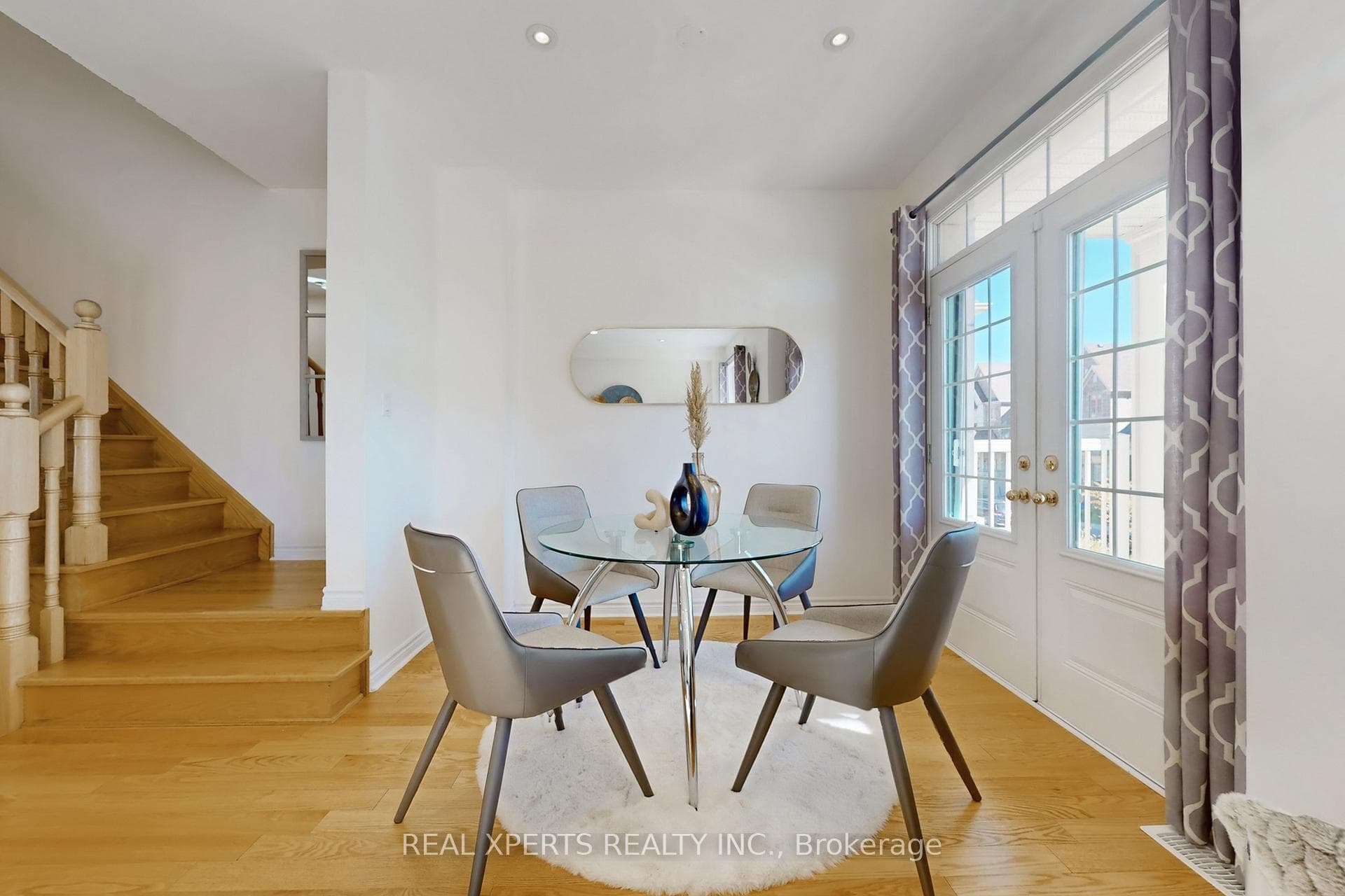 18 Farooq Boulevard photo 9