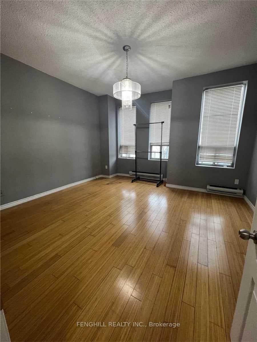 678 Bathurst Street Unit 2 photo 6