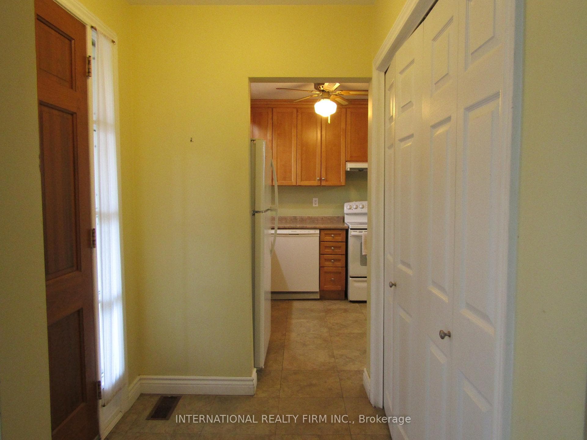 18 Foster Crescent photo 7