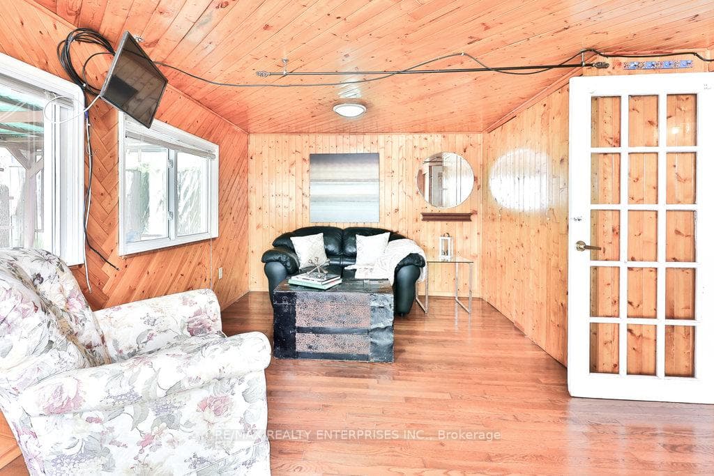 2439 Prospect Street photo 17