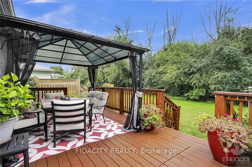 14 GARDEN Avenue photo 29