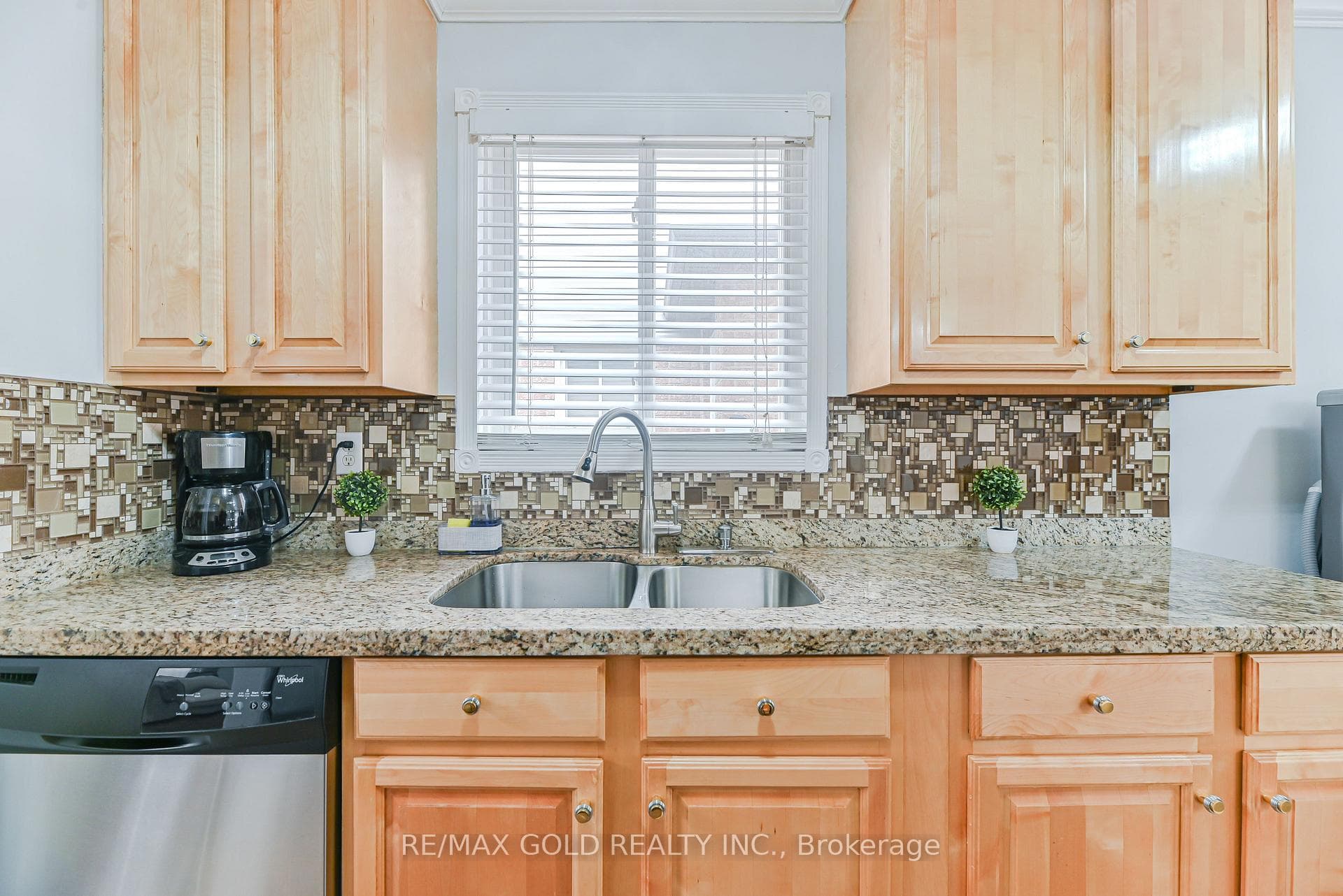 31 Cassander Crescent photo 9