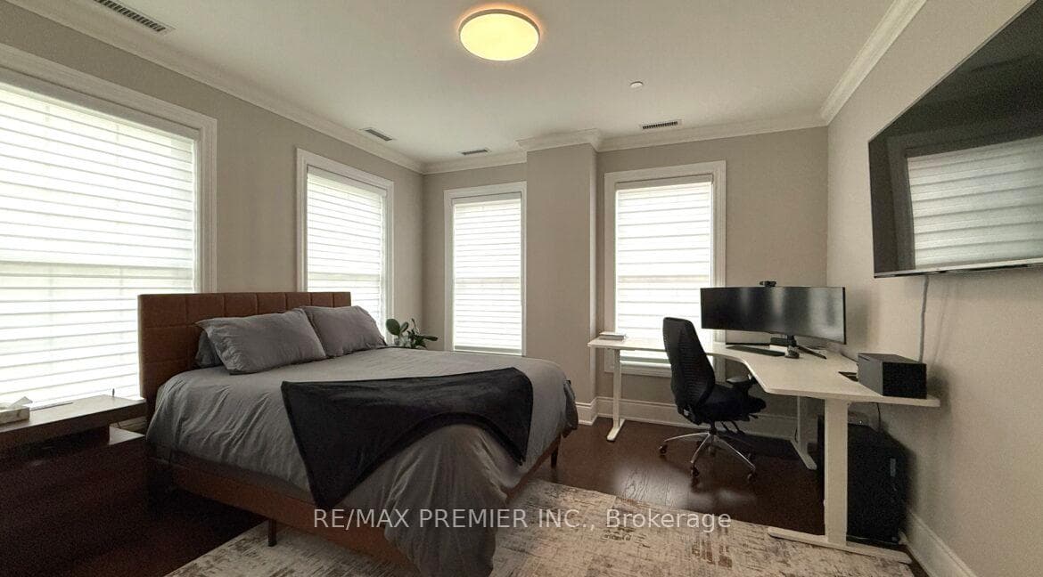 10360 Islington Avenue Unit 212 photo 8