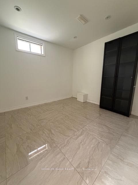 366 Waratah Avenue Unit (Basement) photo 5