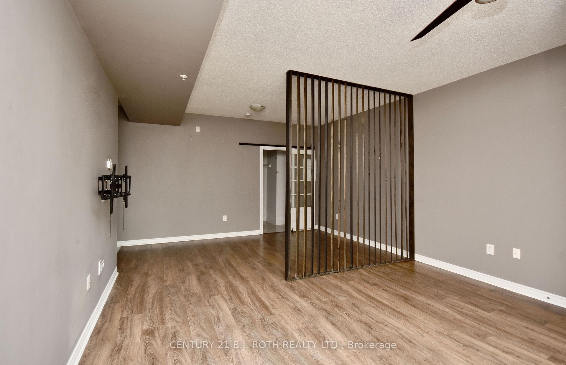 43 Ferndale Drive Unit 104 photo 9