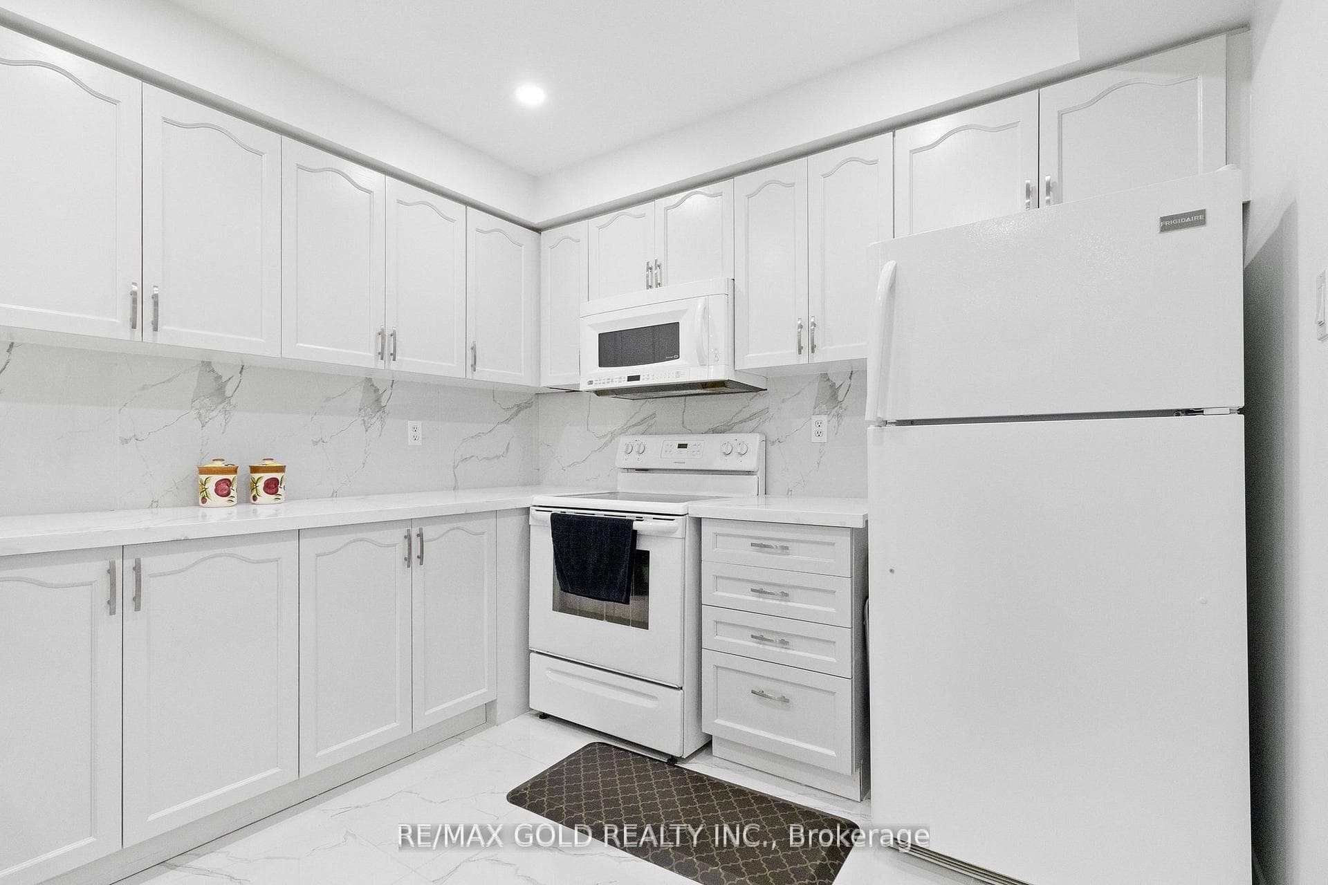 40 Blue Spruce Street photo 1