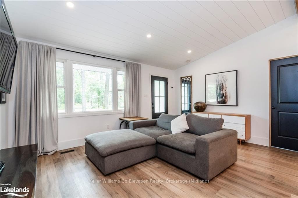 1694 TINY BEACHES Road photo 14