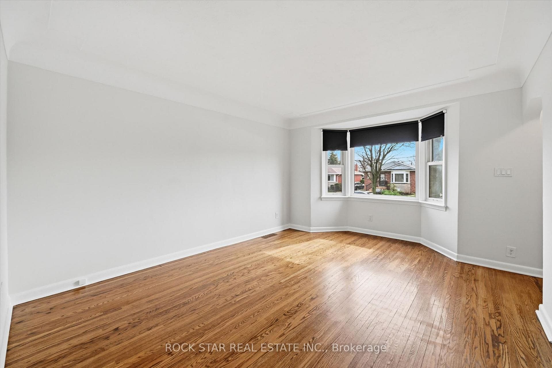 324 East 33rd Street photo 6