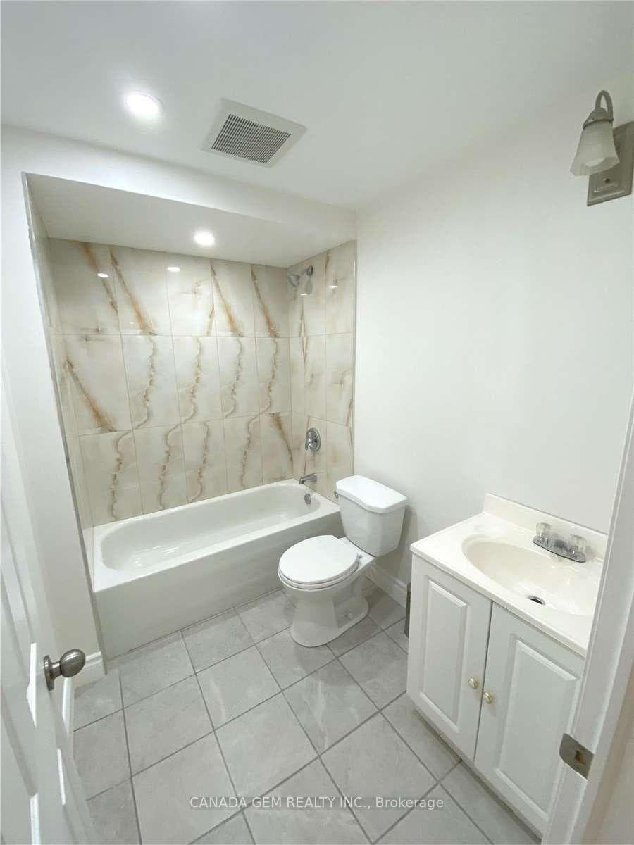 54 Clearmeadow Boulevard photo 25