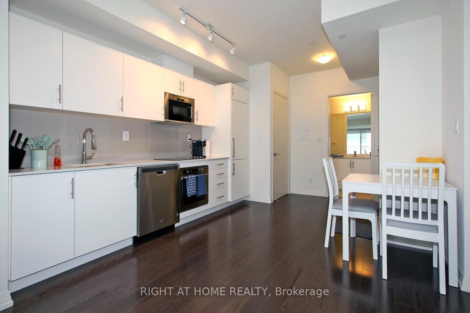 460 Adelaide Street Unit 525 photo 9