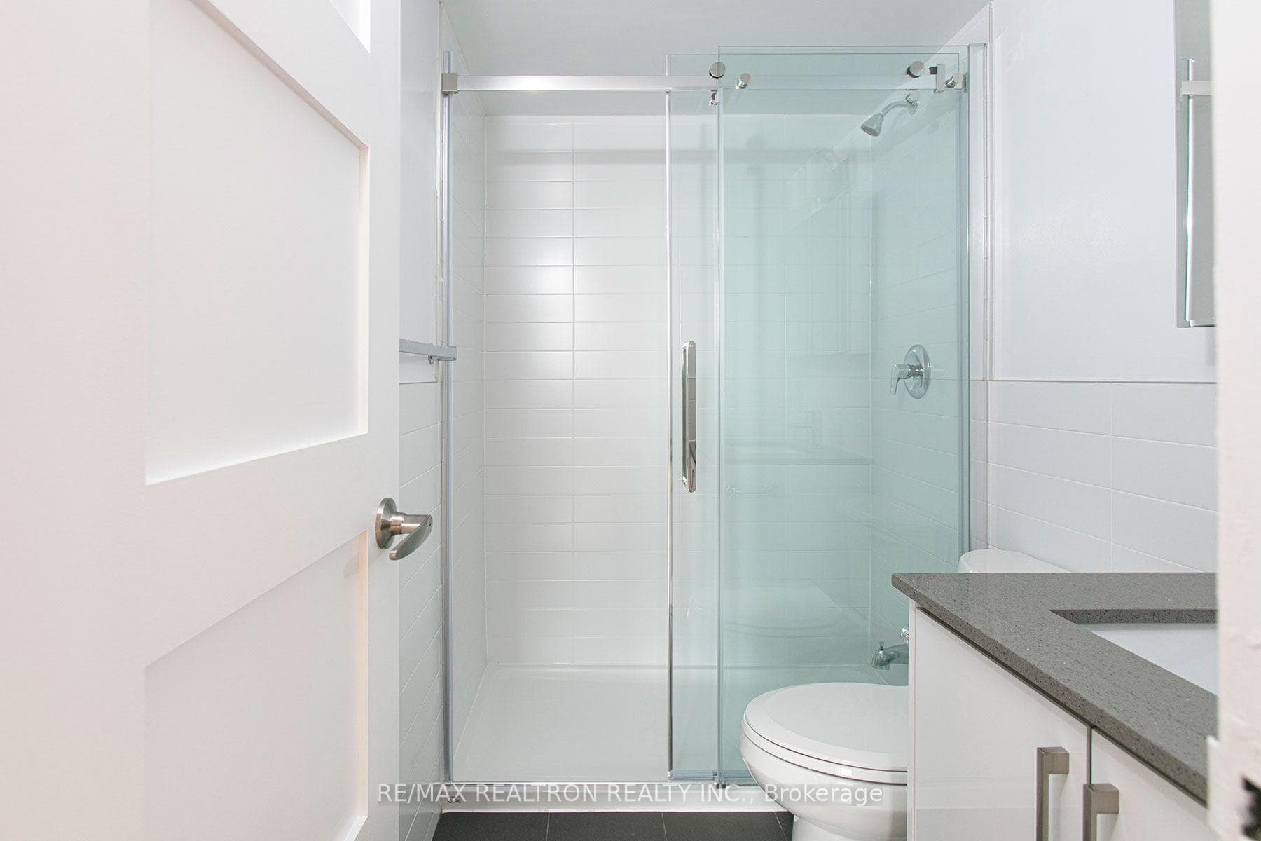 10 Shallmar Boulevard Unit 712 photo 5