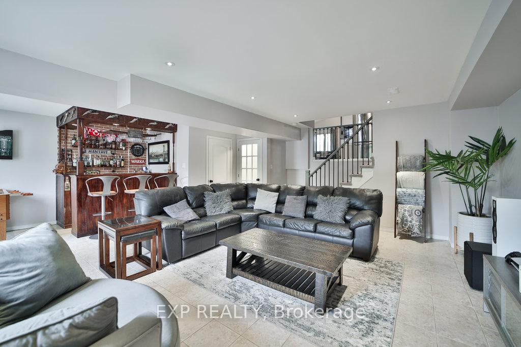 88 Redfern Avenue photo 5