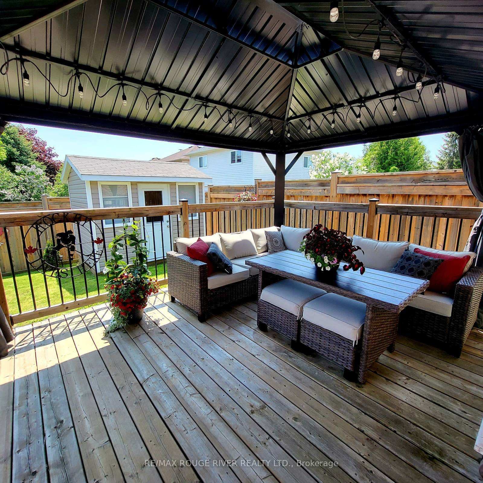 13 Daiseyfield Avenue photo 32