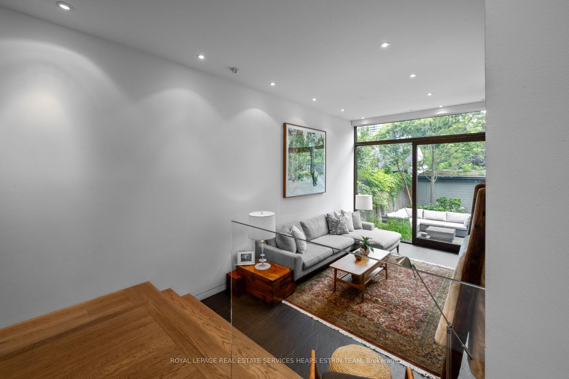 125 Macpherson Avenue photo 11