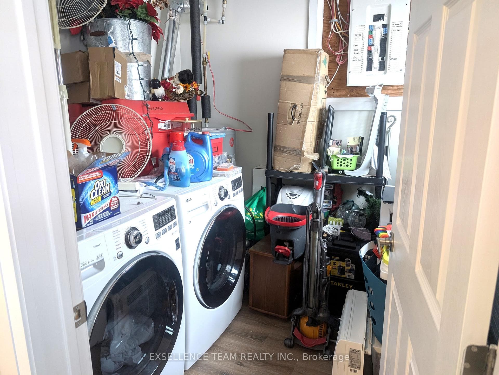 753 Glengarry Boulevard photo 33