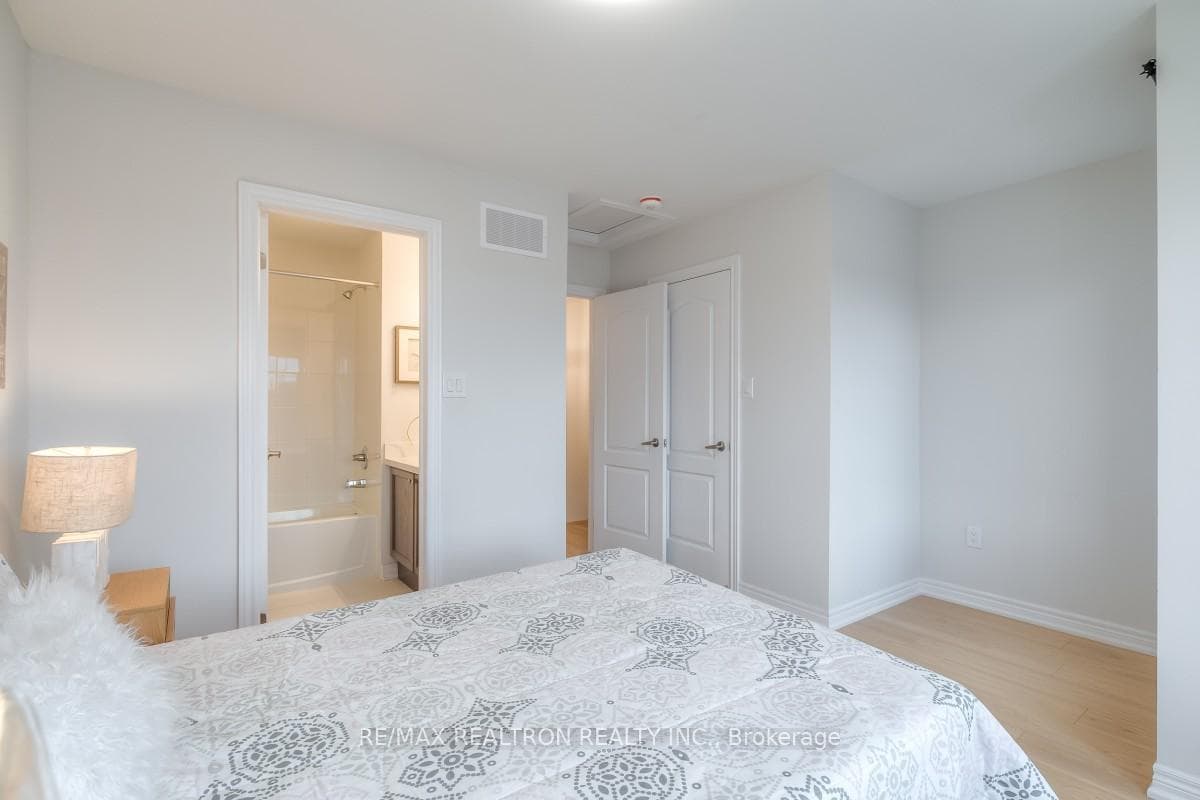 529 White's Hill Avenue photo 24