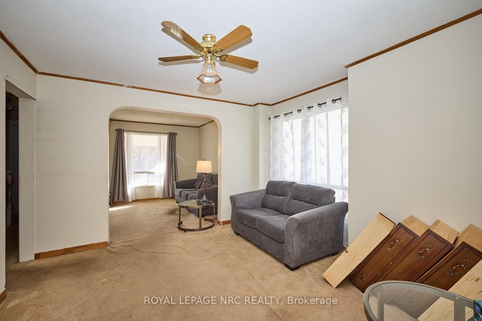 4445 Simcoe Street photo 4