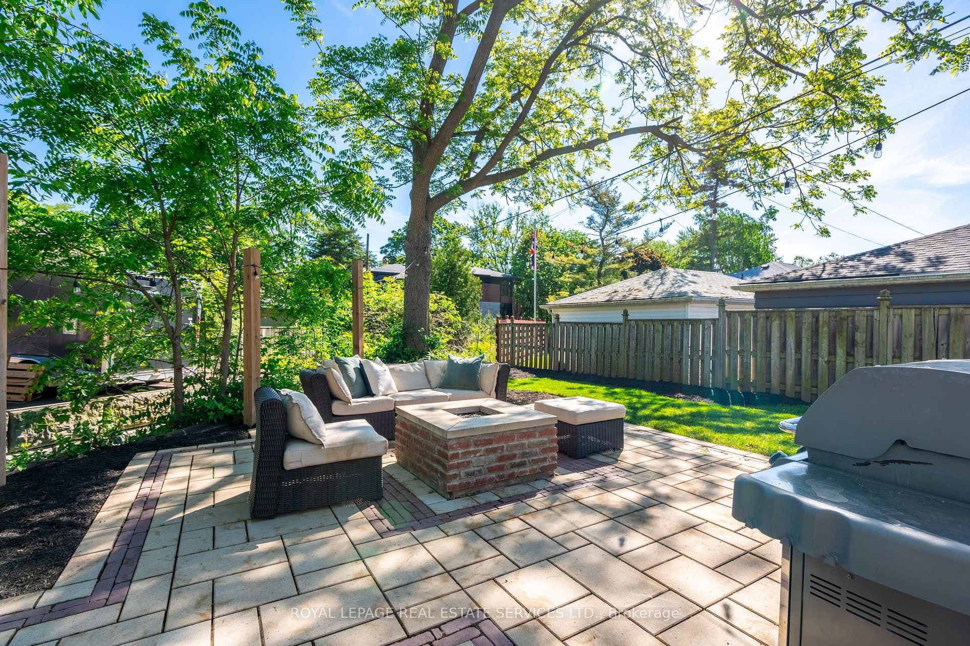 585 Hager Avenue photo 35