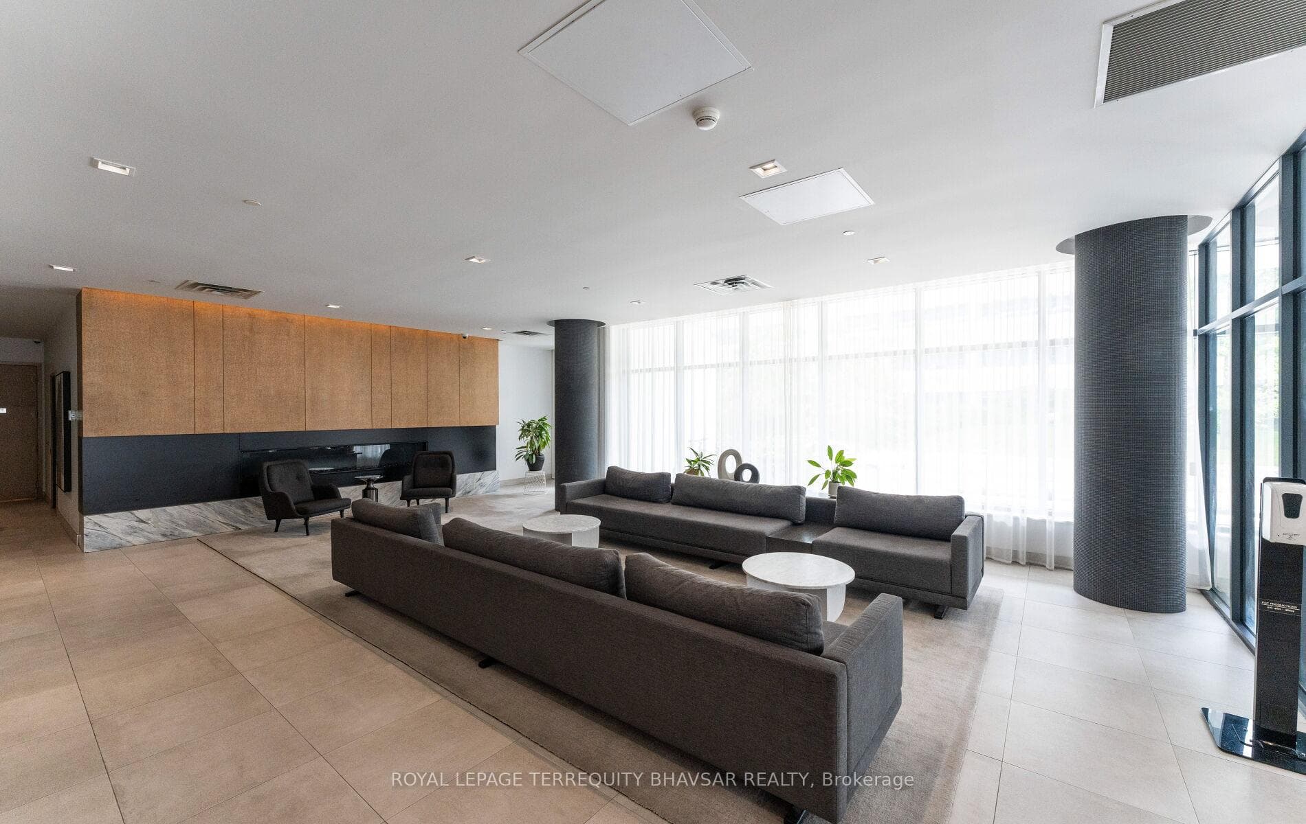 180 Fairview Mall Drive Unit 713 photo 5