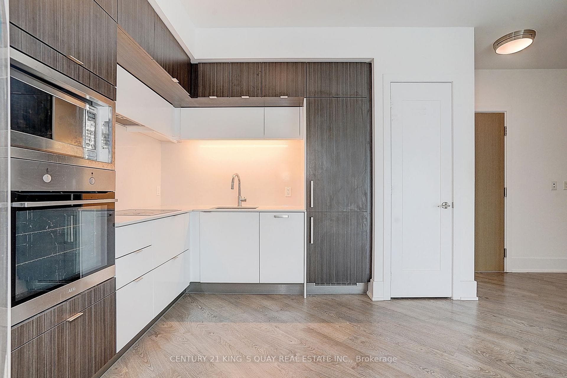 1 Edgewater Drive Unit Ph01 photo 35