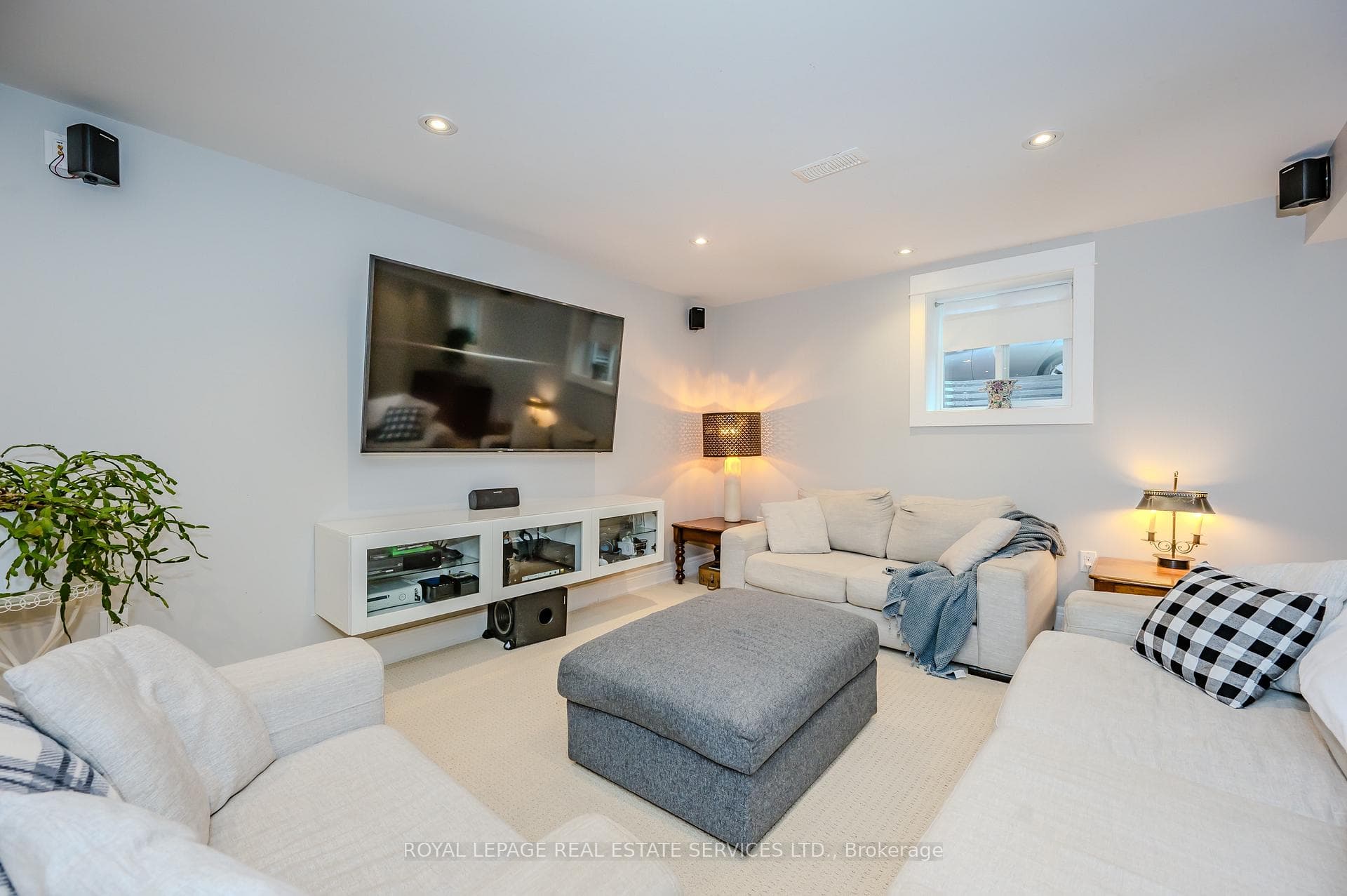 433 Pinegrove Road photo 22