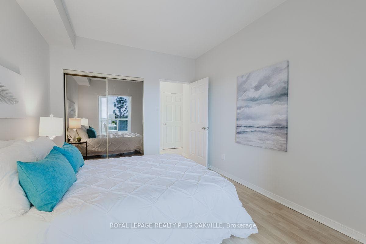 2511 Lakeshore Road Unit 501 photo 25