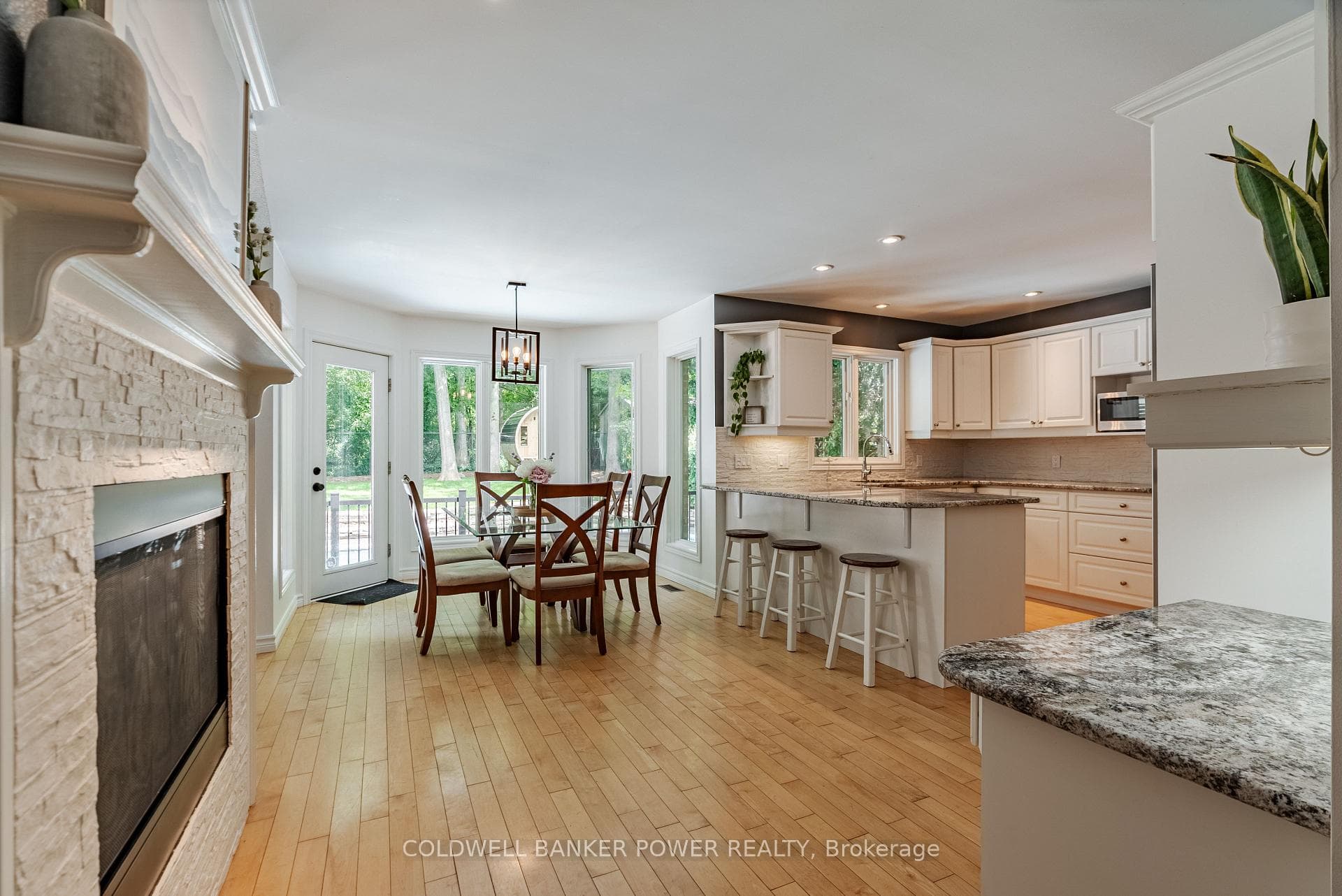1073 FULTON Avenue photo 13