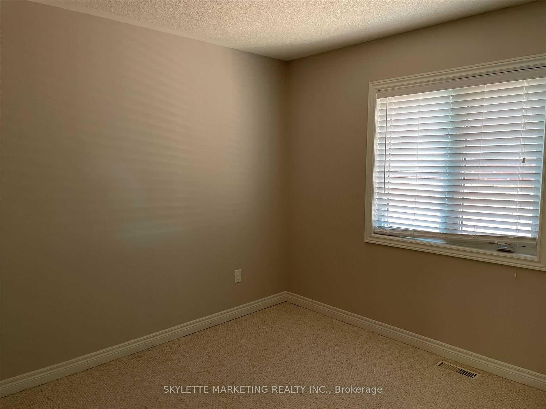 212 Crane Street photo 7