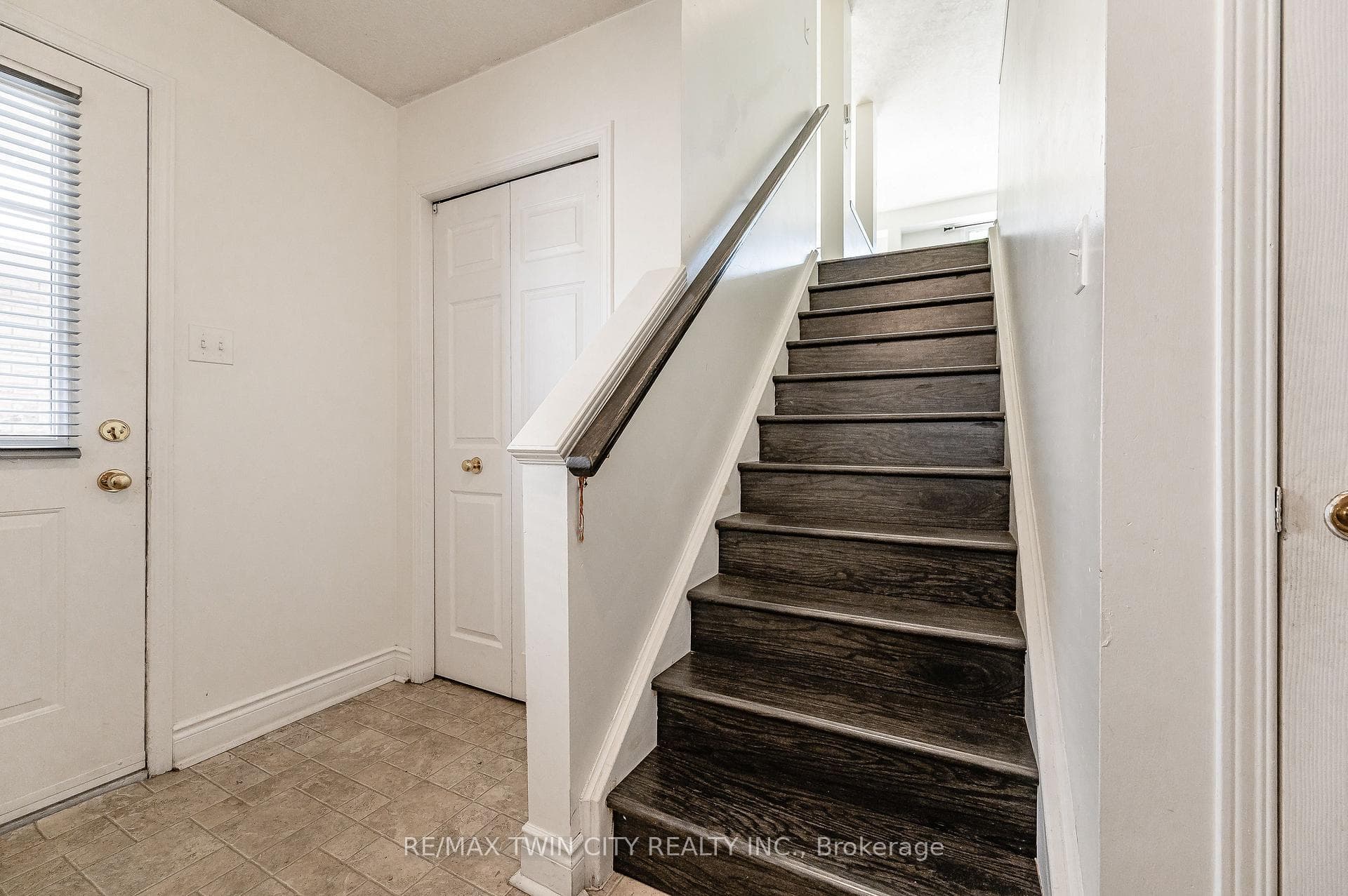 537 Activa Avenue photo 8