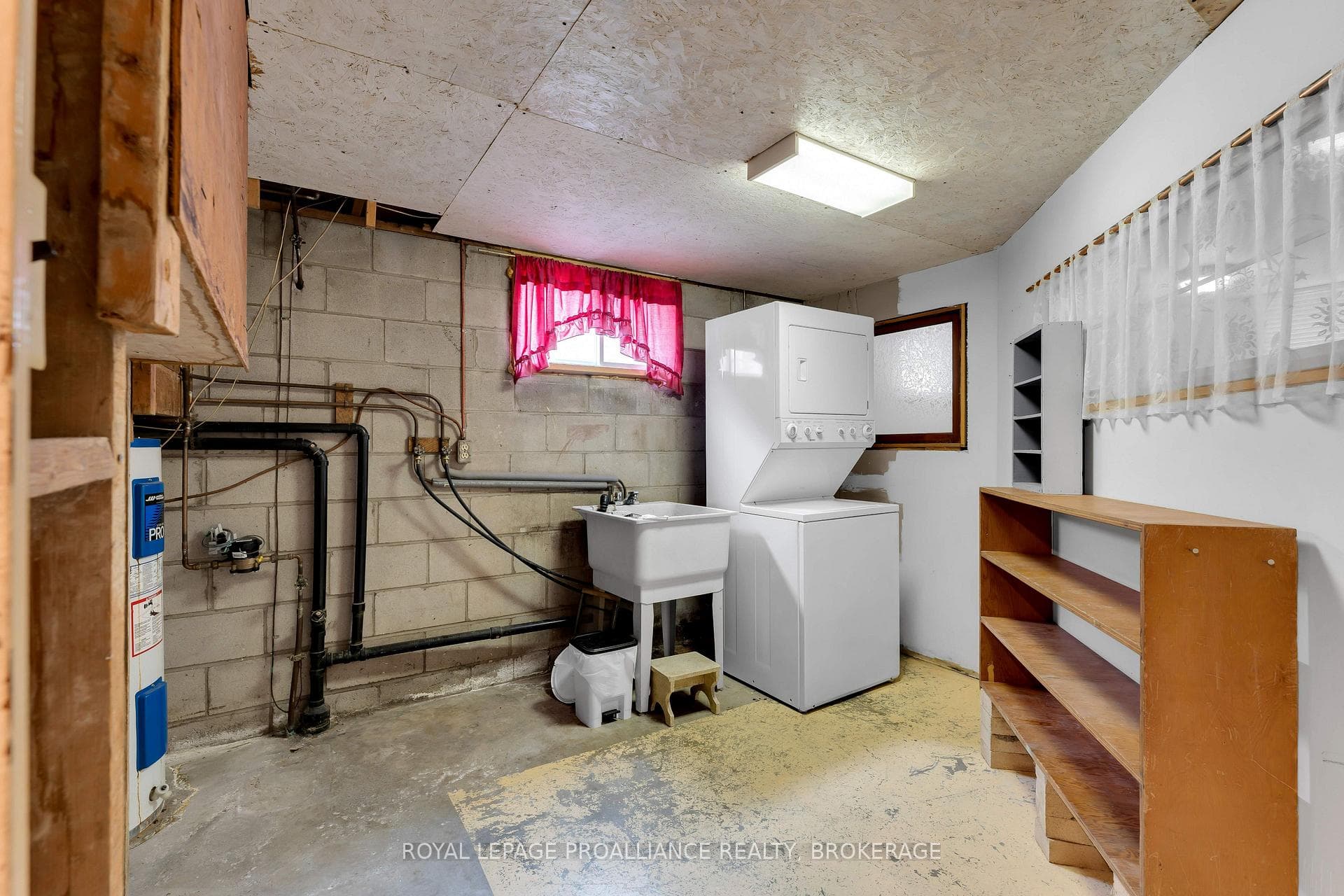 190 Conacher Drive photo 33