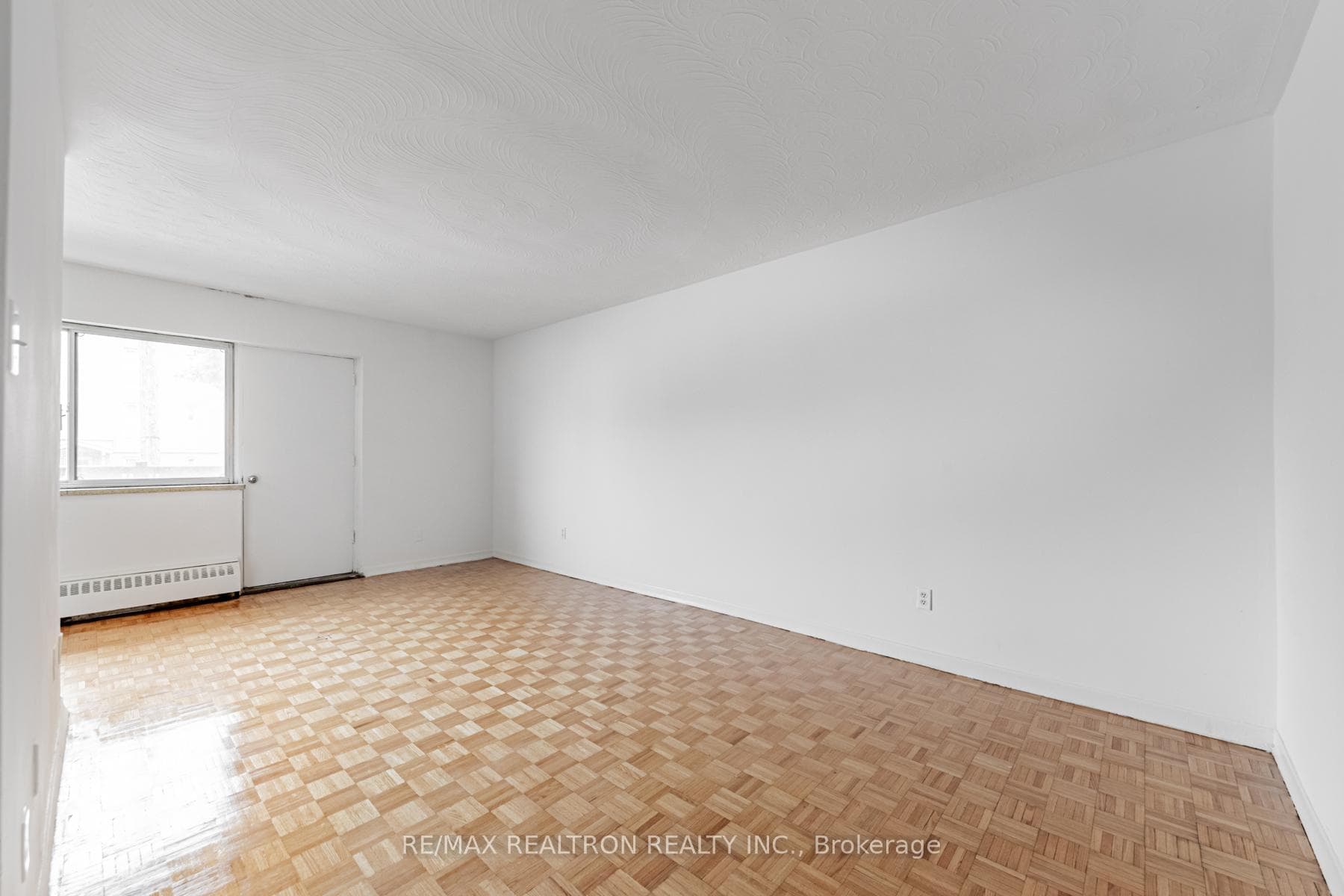 165 Colborne Avenue Unit 202 photo 3