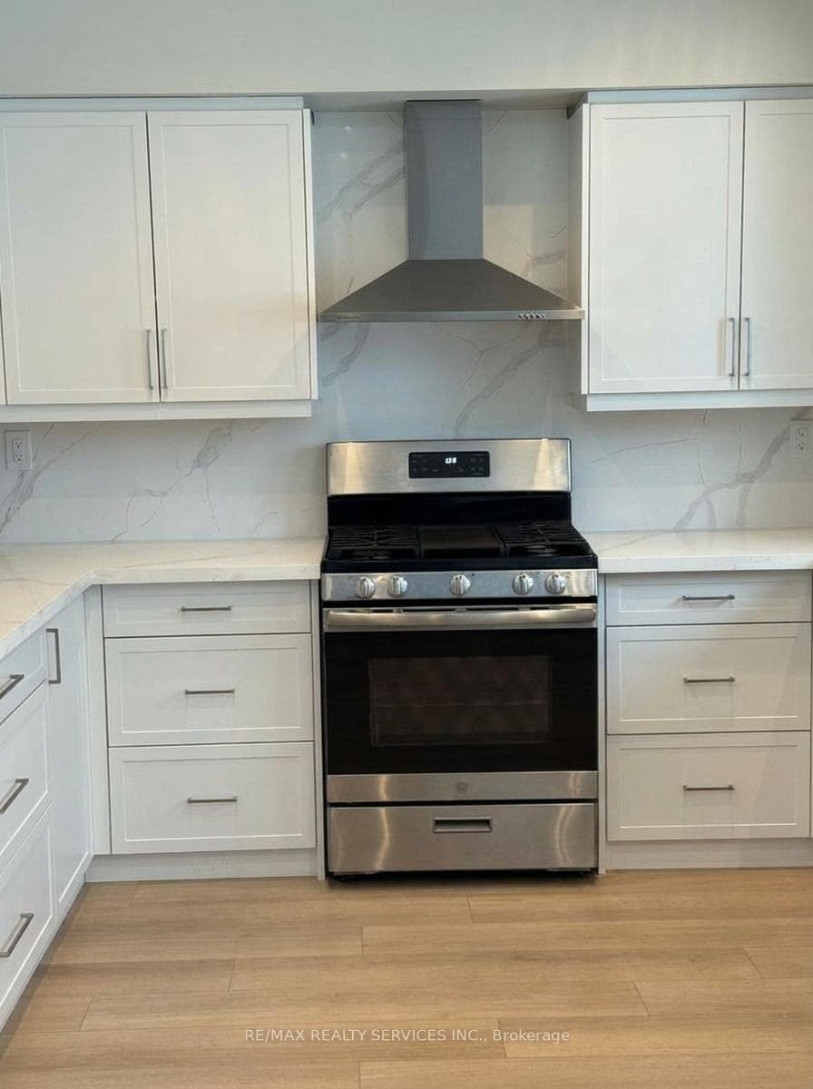 Upgraded kitchen with quartz countertops