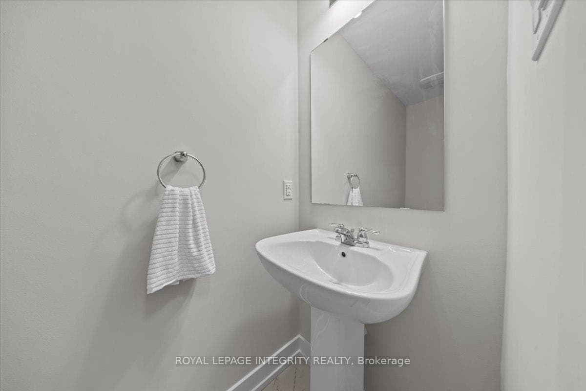 705 Chromite Private photo 18
