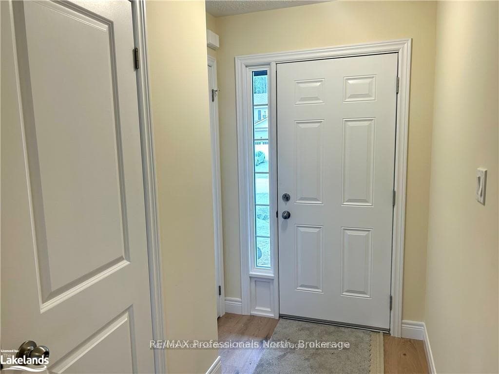 16 NICOLE PARK Place photo 9
