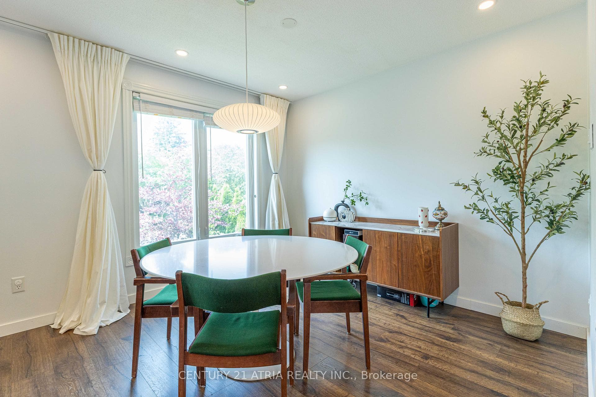 87 Winstanly Crescent photo 5