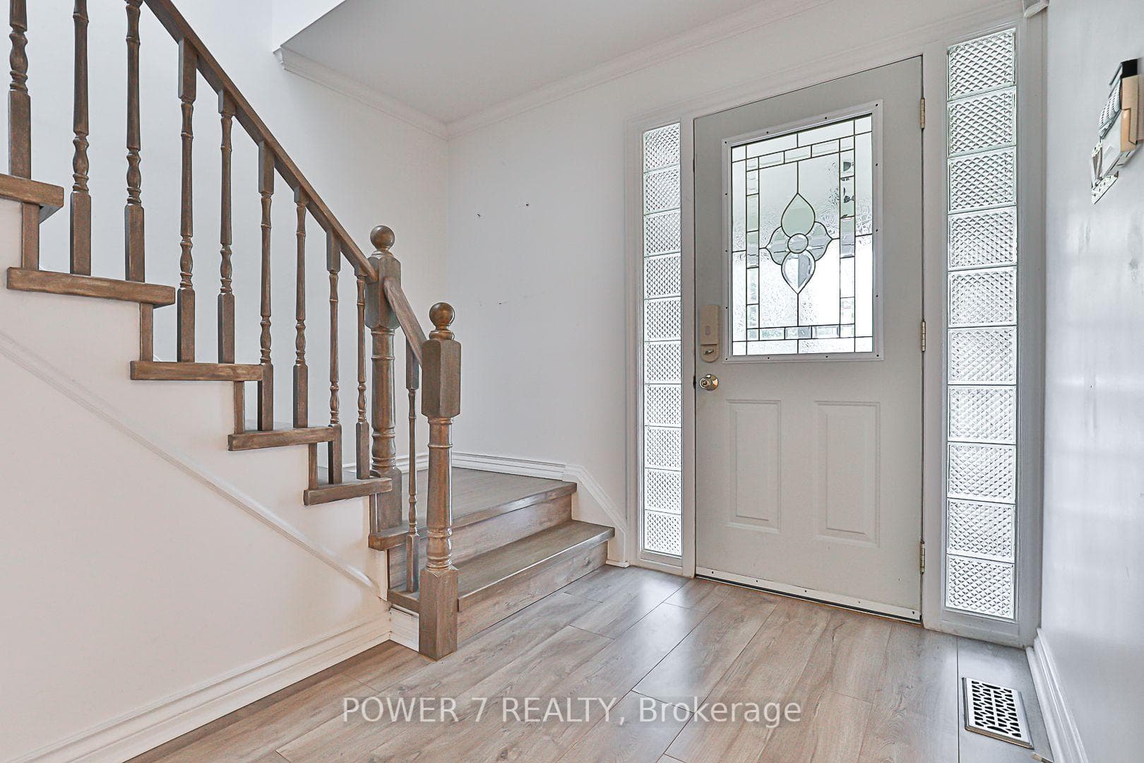 162 Maxome Avenue photo 5