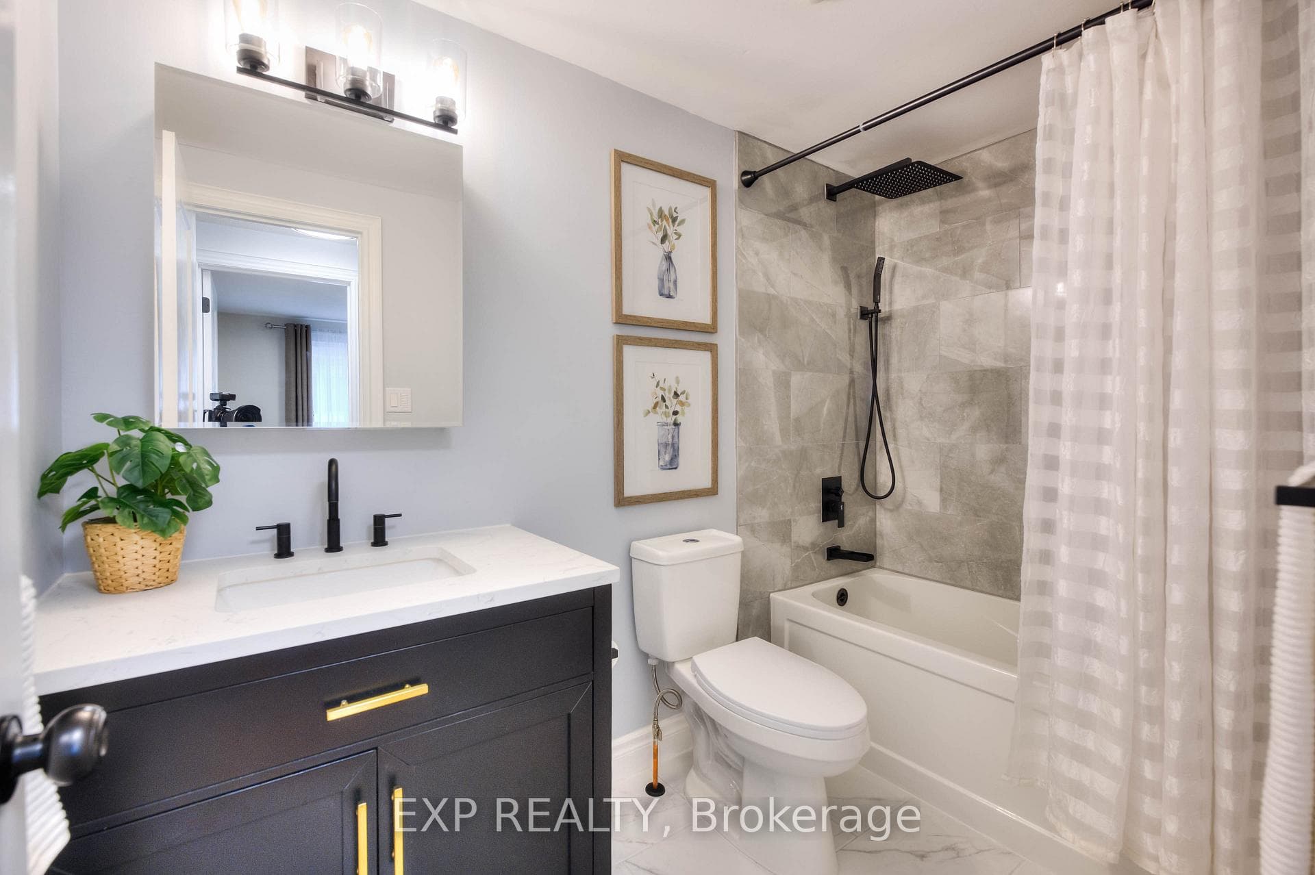 995 Langs Circle photo 11