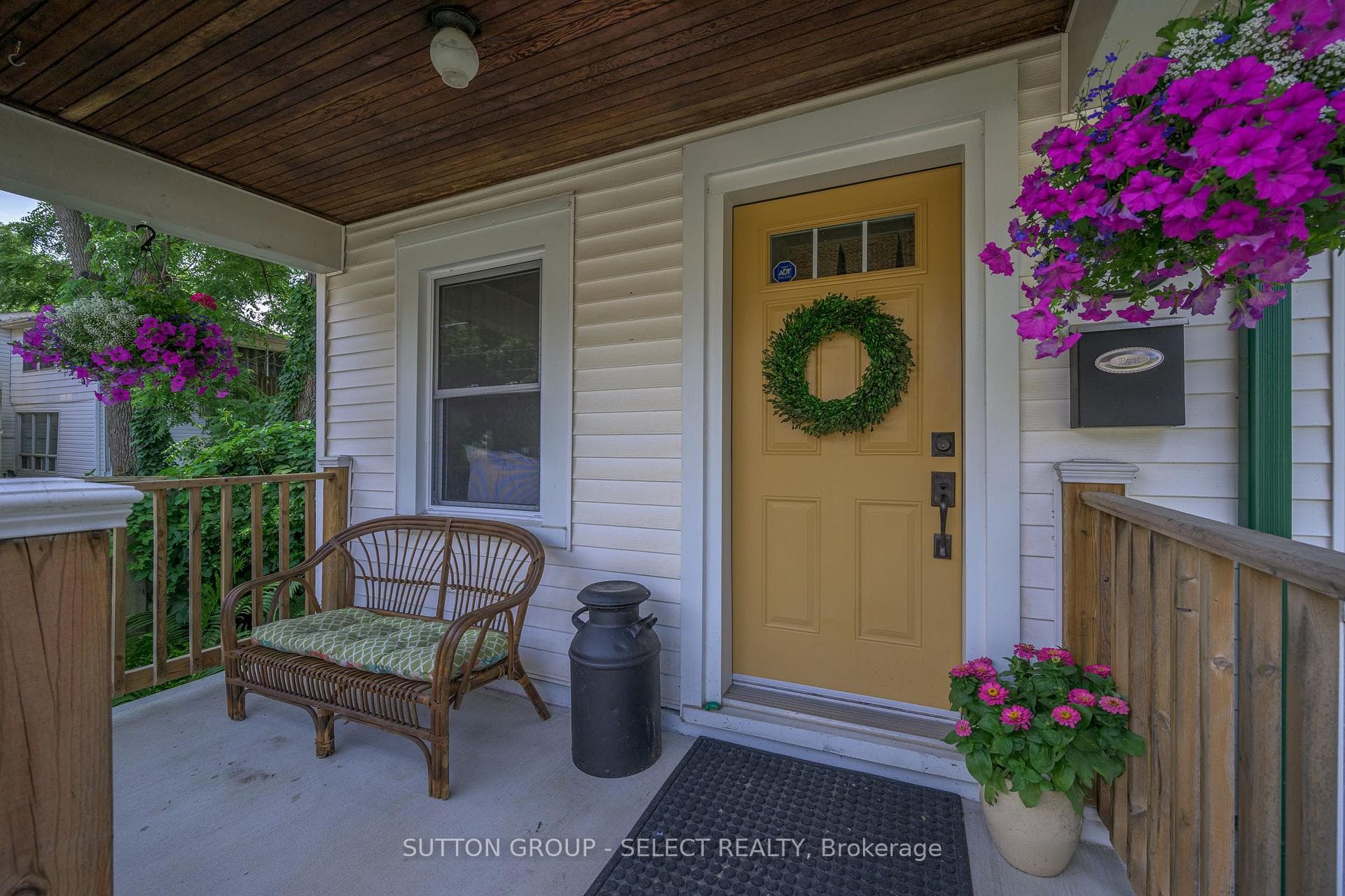 849 Lorne Avenue photo 4