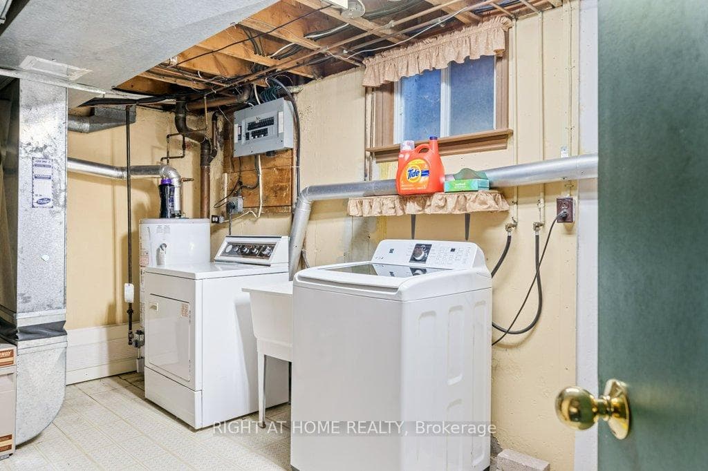 6 Almond Avenue photo 33