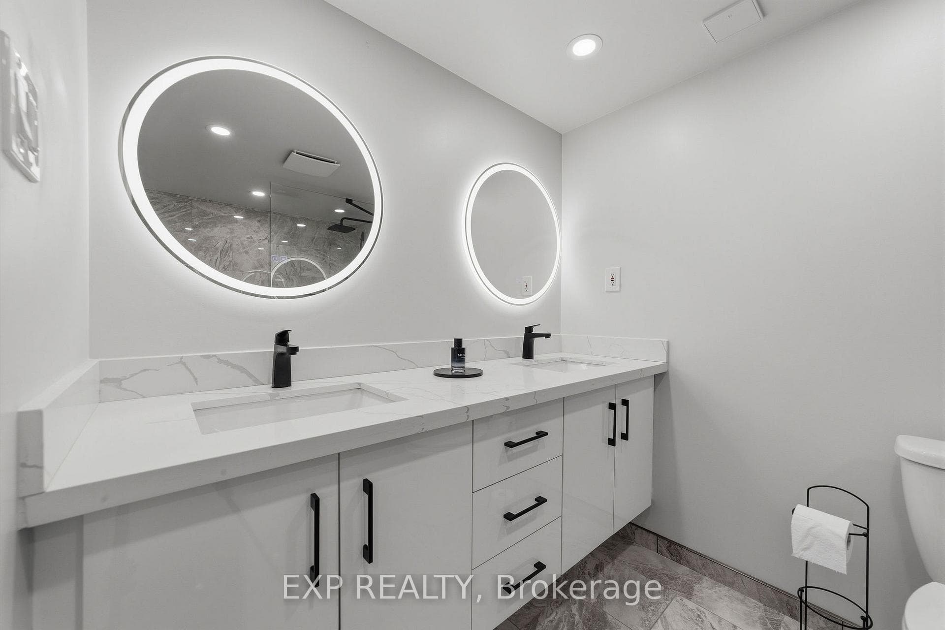113 Edgewater Boulevard photo 42