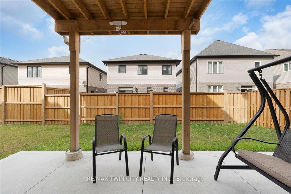 657 Benninger Drive photo 42