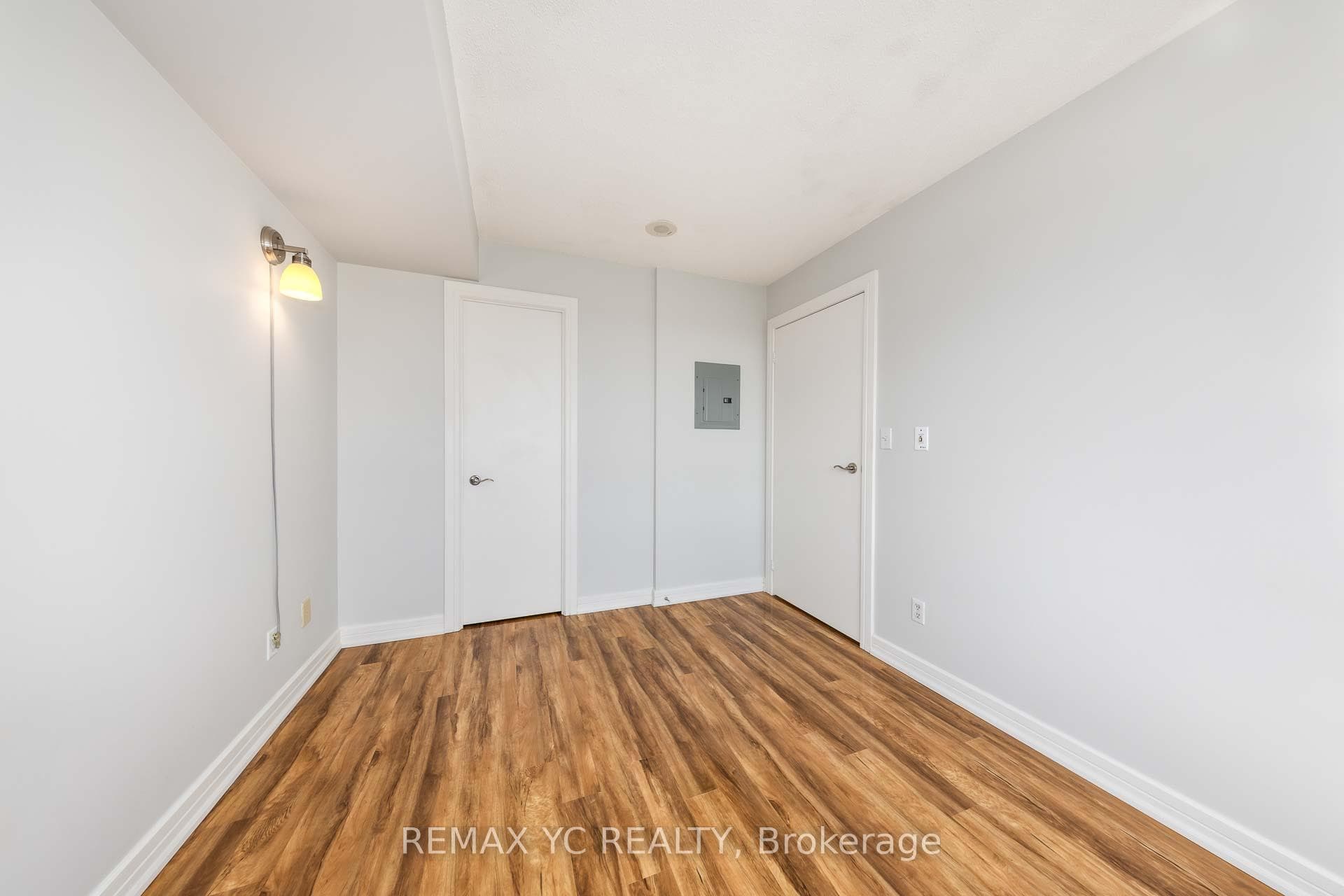 18 Harrison Garden Boulevard Unit 2607 photo 11
