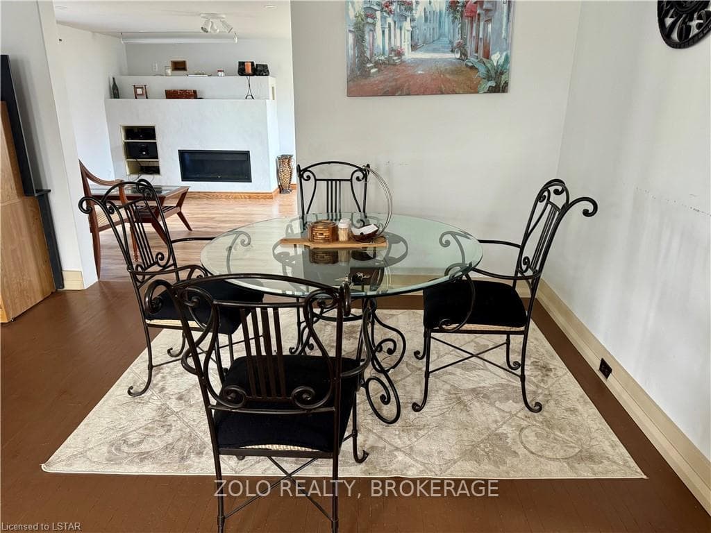 111 BRUCE Street photo 5