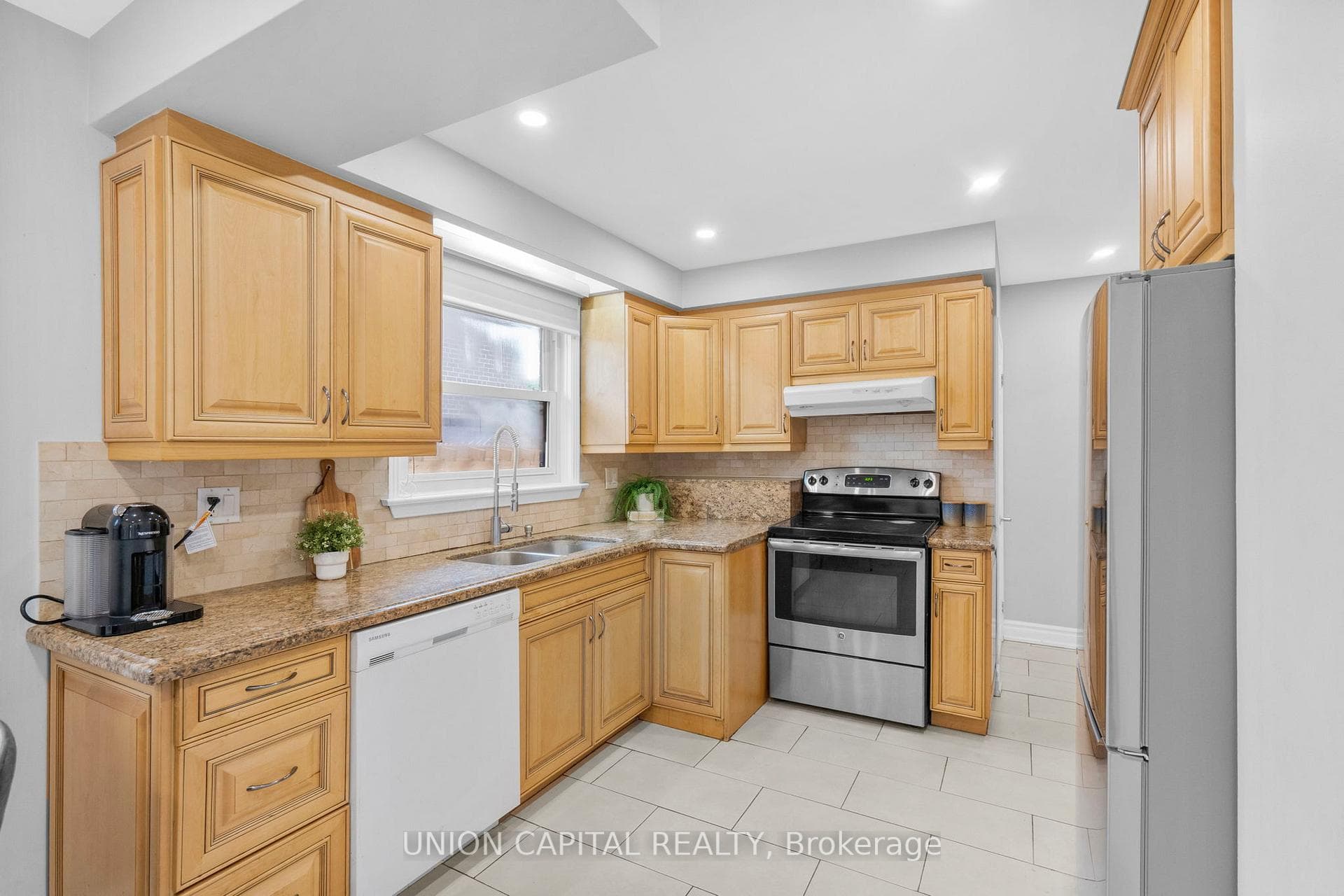 155 Roywood Drive photo 10