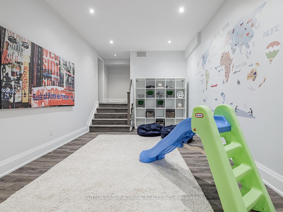 103 Armour Boulevard photo 30