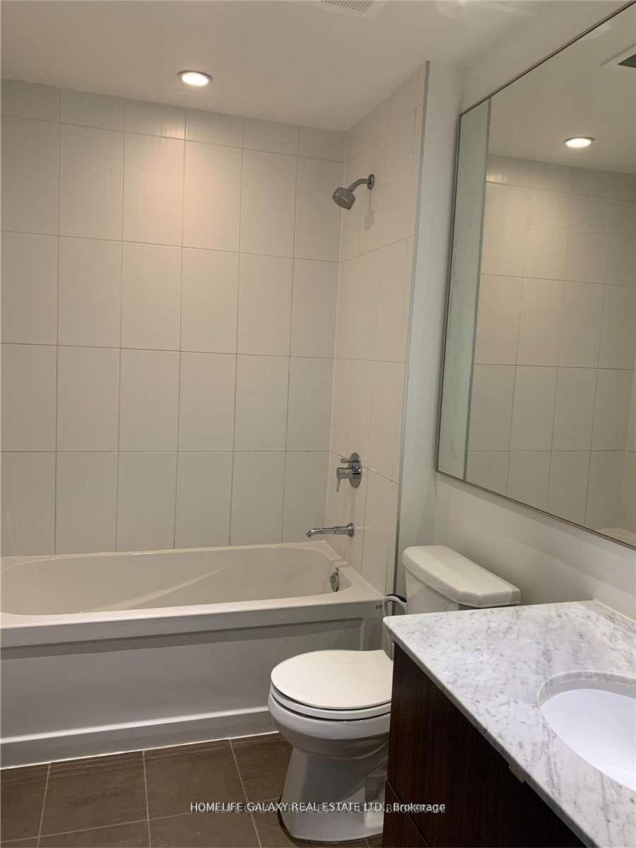 170 Fort York Boulevard Unit 901 photo 8