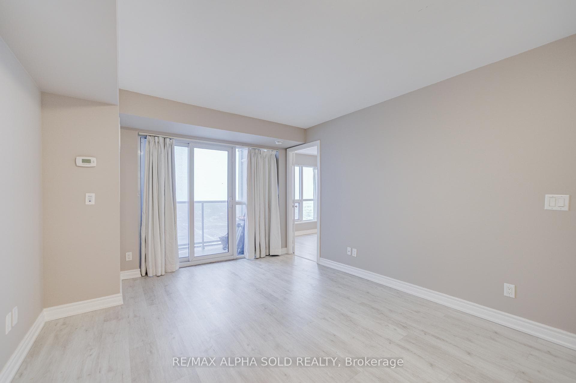 181 Village Green Square Unit 2021 photo 17