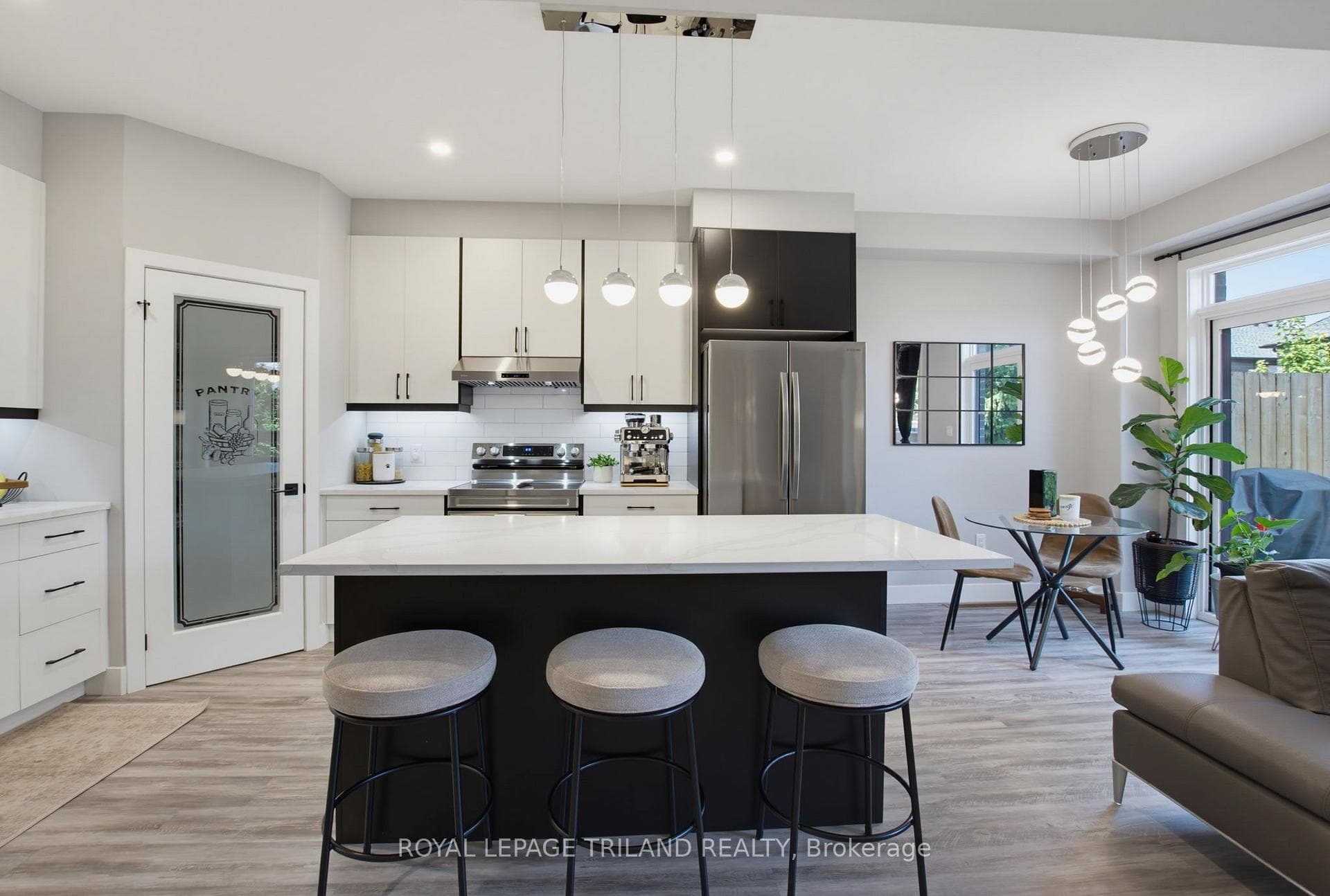 3557 Colonel Talbot Road Unit 14 photo 5