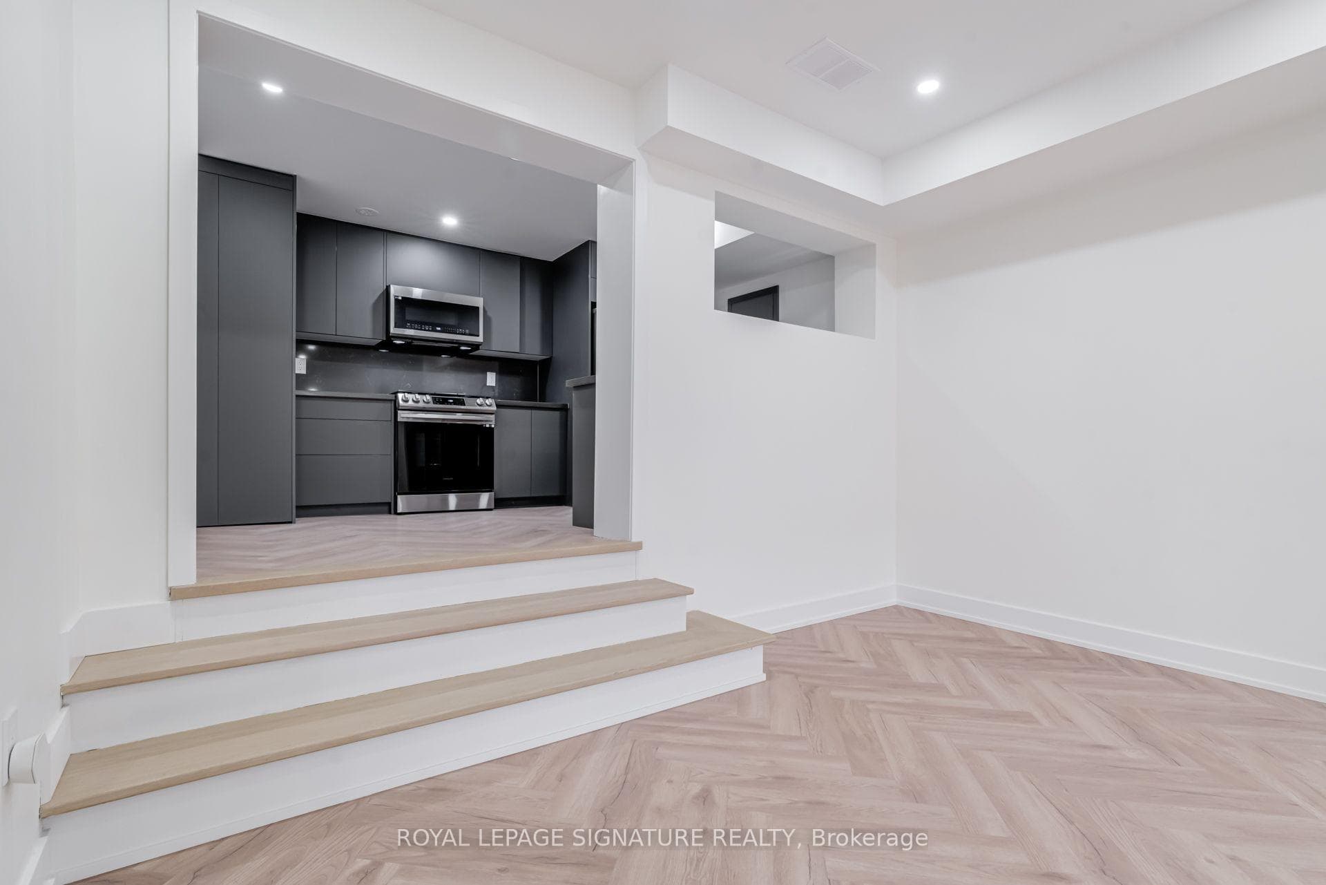 861 O'Connor Drive Unit 1 photo 9